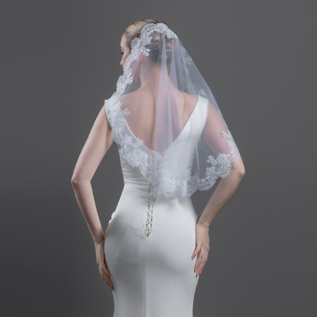 FS6320-M Floral Vine Embroidered Lace Mantilla Veil 25"