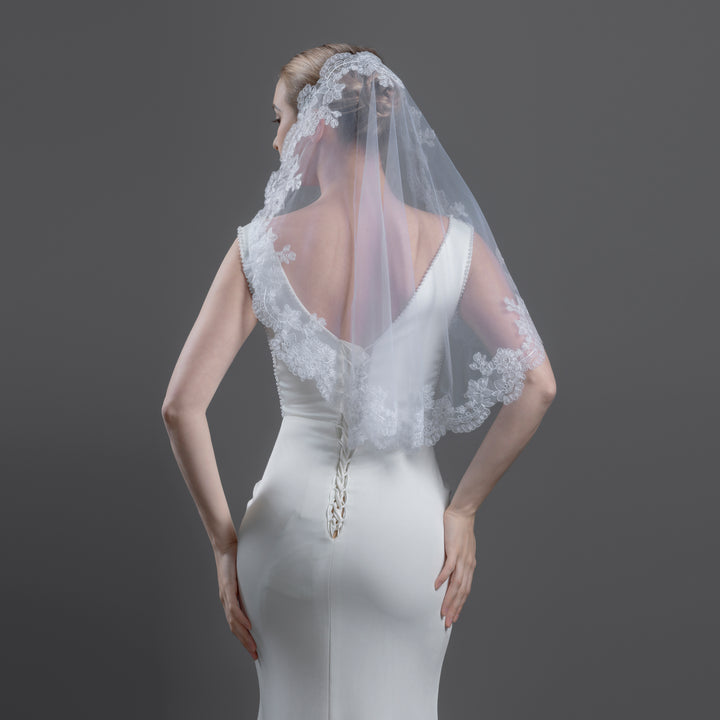 FS6320-M Floral Vine Embroidered Lace Mantilla Veil 25"