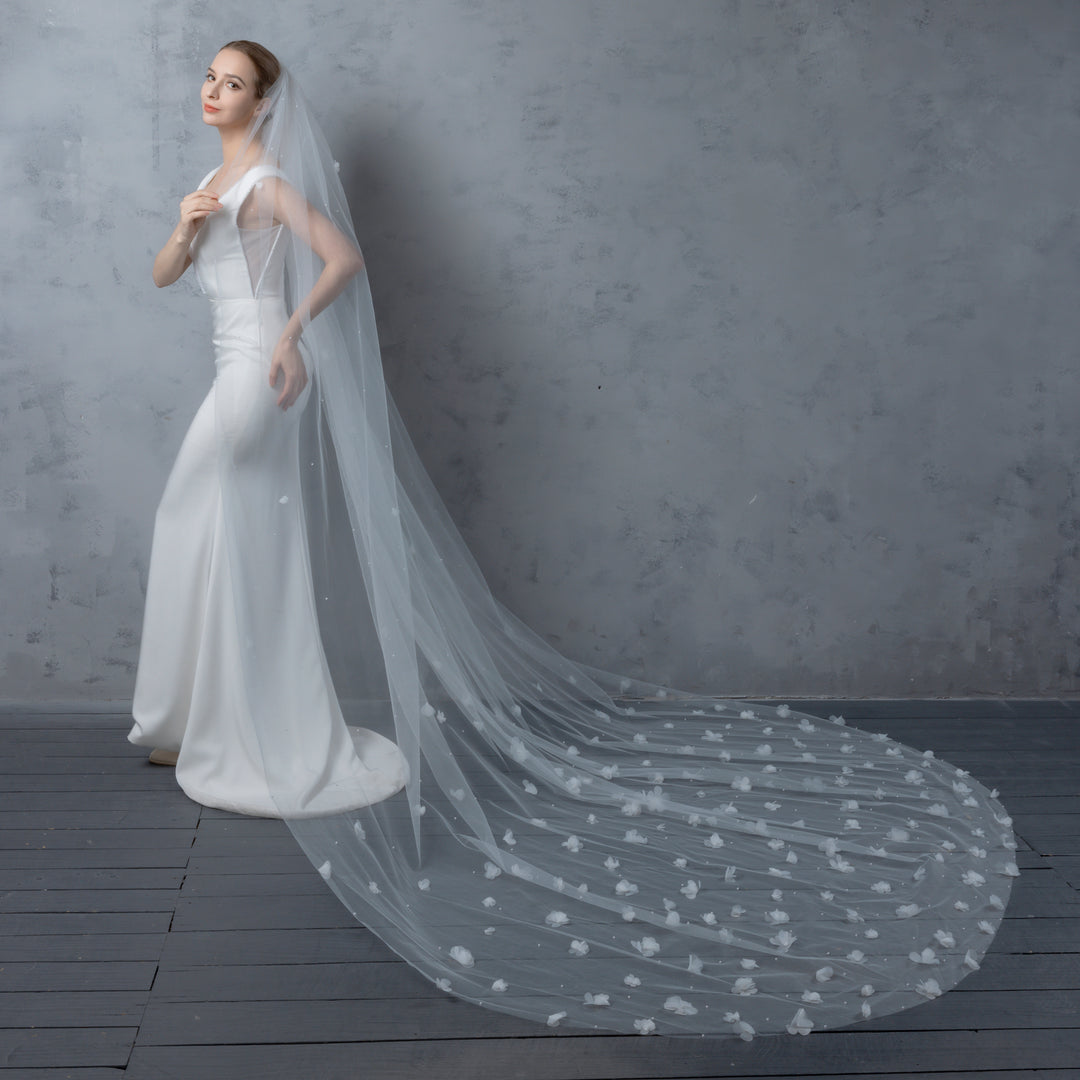 FS6233 3D Organza Flowers with Pearls Veil 120"
