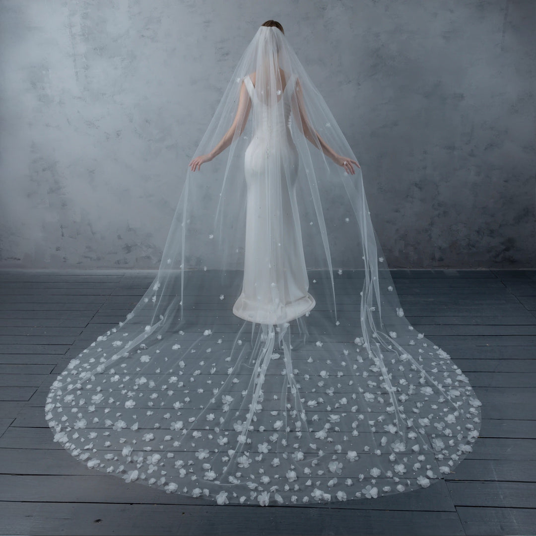 FS6232 3D Organza Flowers Rhinestones Pearls Veil 120"