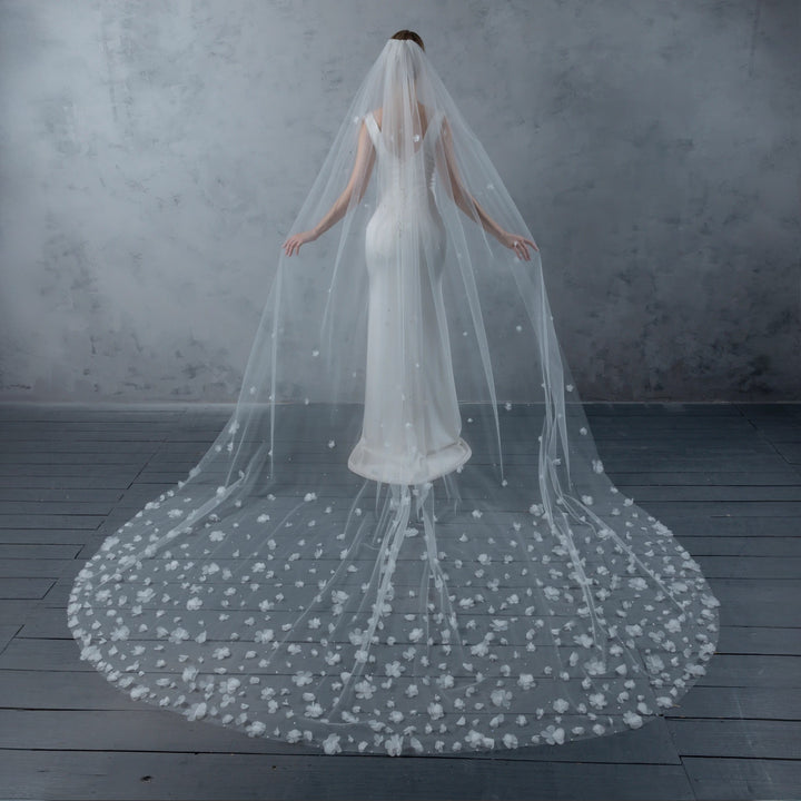 FS6232 3D Organza Flowers Rhinestones Pearls Veil 120"