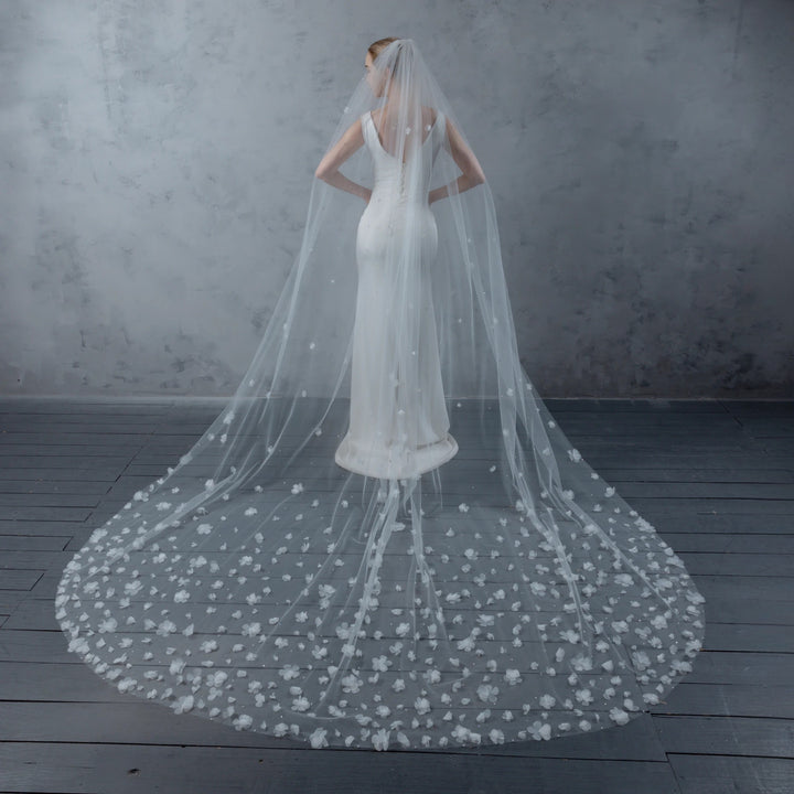 FS6232 3D Organza Flowers Rhinestones Pearls Veil 120"