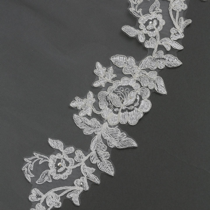 FS6217-AC bridal veil with secure comb attachment, detailed view.