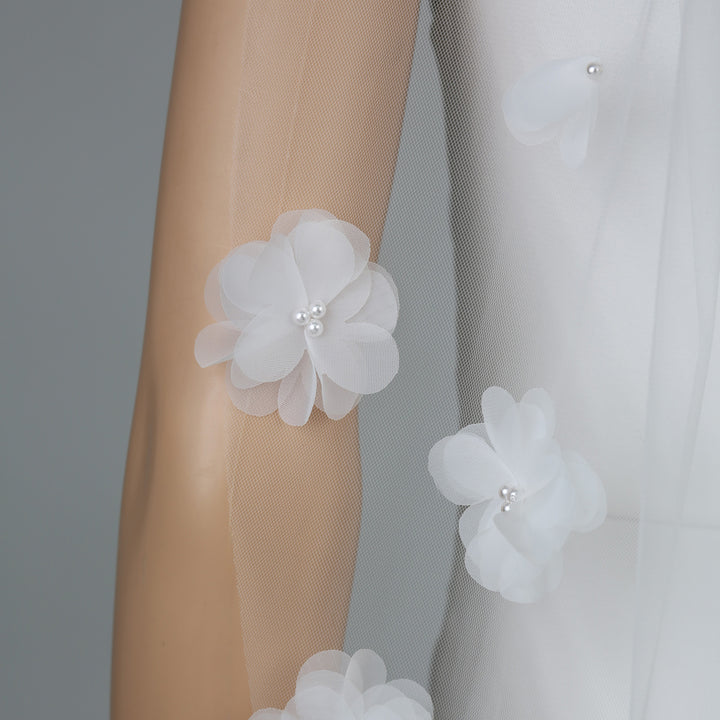 FS6234 comb attachment close-up with secure tulle wrapping.