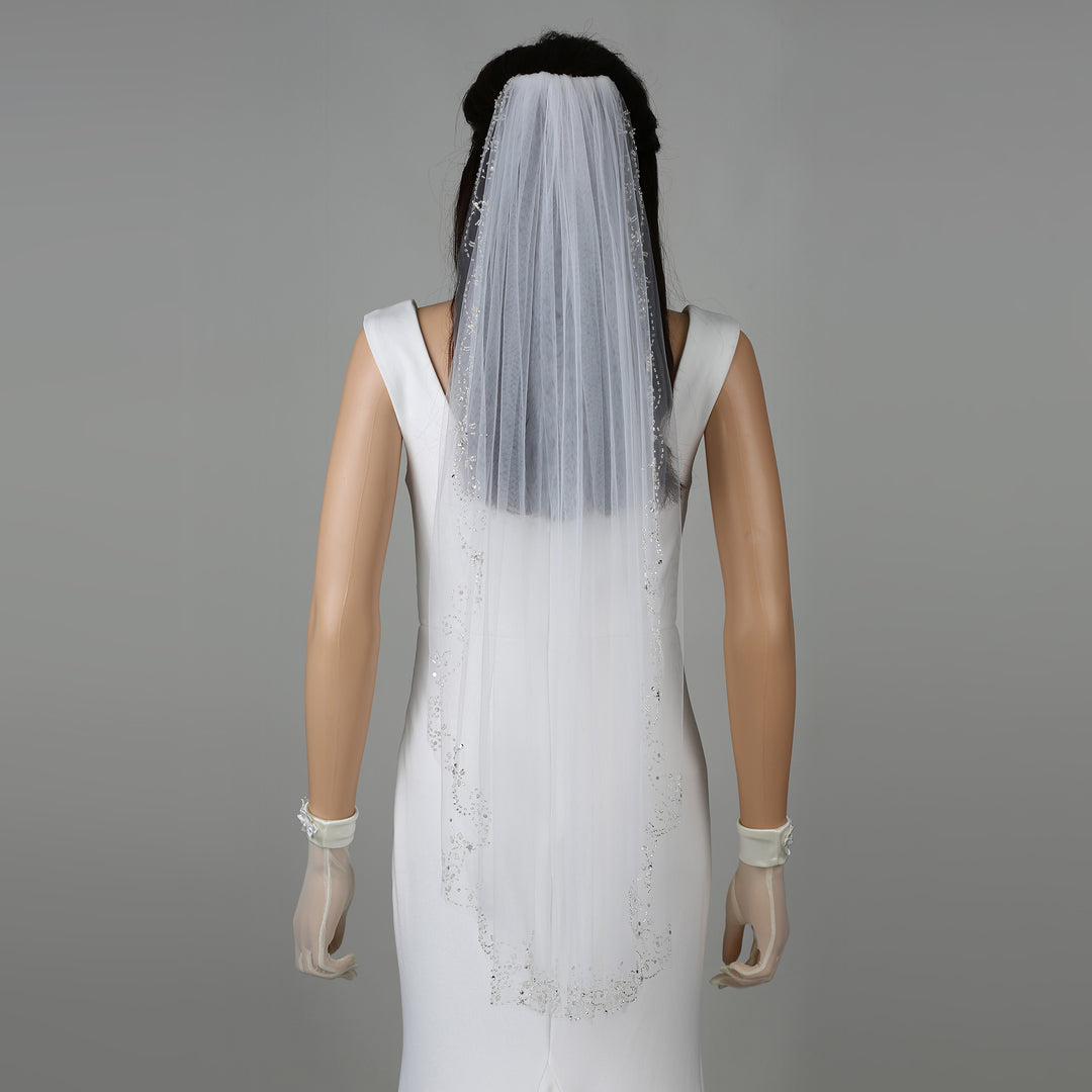 Side view of FS6346 veil showcasing its scalloped edges and elegant flow.